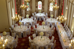 Glamour ivory roses guest tables